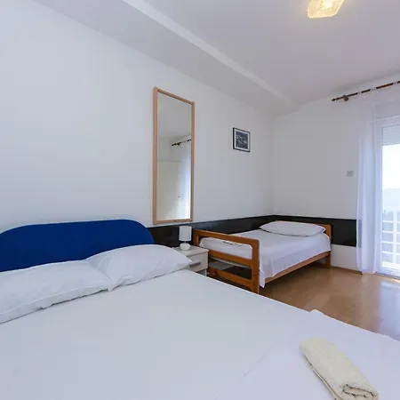 Apartment 5198d Gradac (Split-Dalmatia)